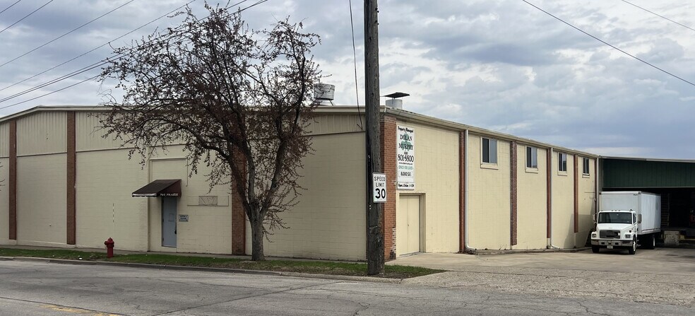 Primary Photo Of 764 Prairie St, Aurora Warehouse For Lease