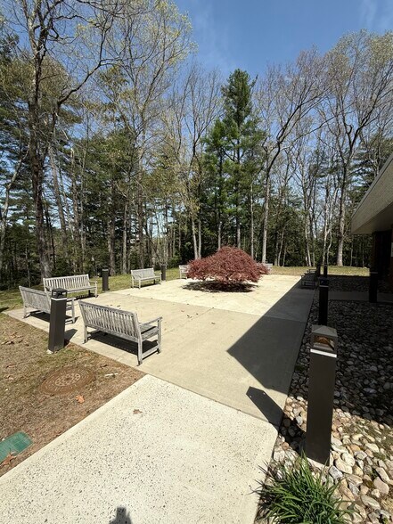 More Photos Of 50 Tower Ln, Avon Light Manufacturing For Lease