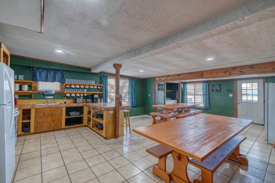 More Photos Of 49 Encino Dr, Concan Convenience Store For Sale