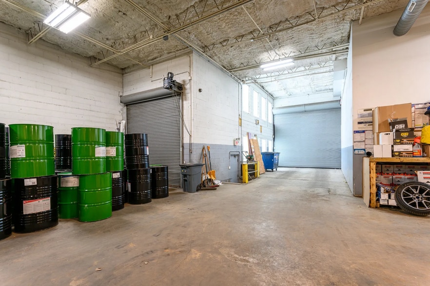 More Photos Of 242 N Western Ave, Chicago Warehouse For Sale