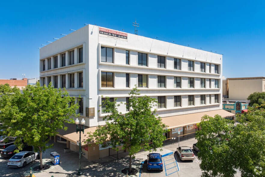 Primary Photo Of 1527 19th St, Bakersfield Medical For Lease