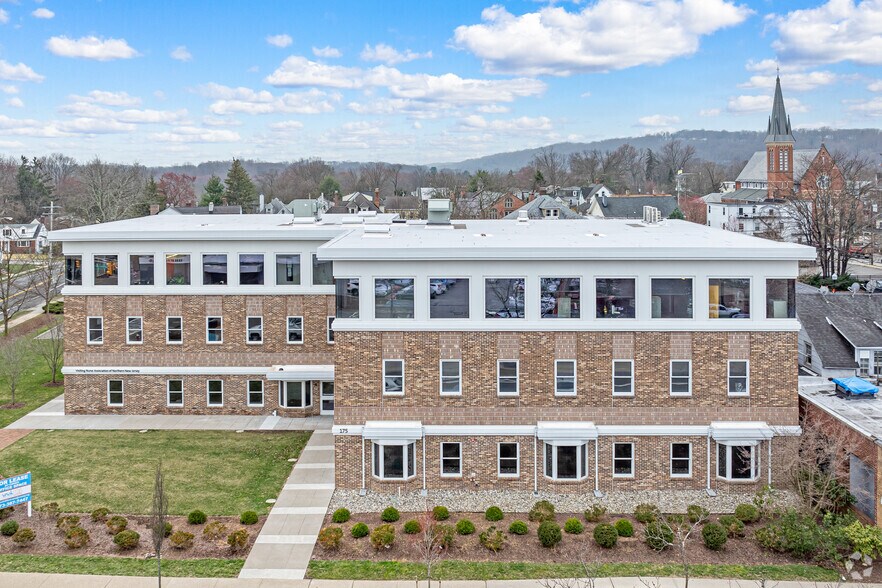 More Photos Of 175 South St, Morristown Medical For Lease