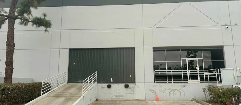 More Photos Of 14287-14291 Don Julian Rd, City of Industry Distribution For Lease