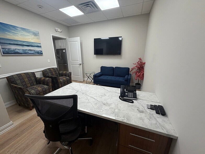 More Photos Of 293 Lafayette Ave, Hawthorne Storefront Retail Office For Lease