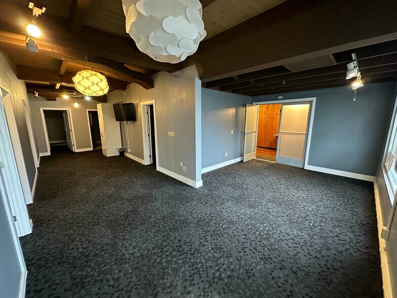 More Photos Of 6501 SW Macadam Ave, Portland Loft Creative Space For Sale