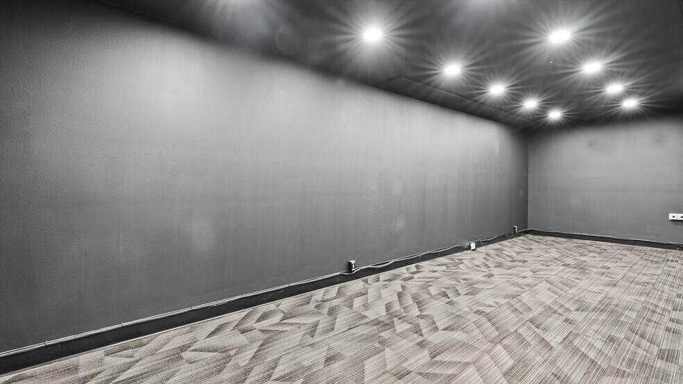 More Photos Of 5808 Bedford St, Pasco Office For Sale