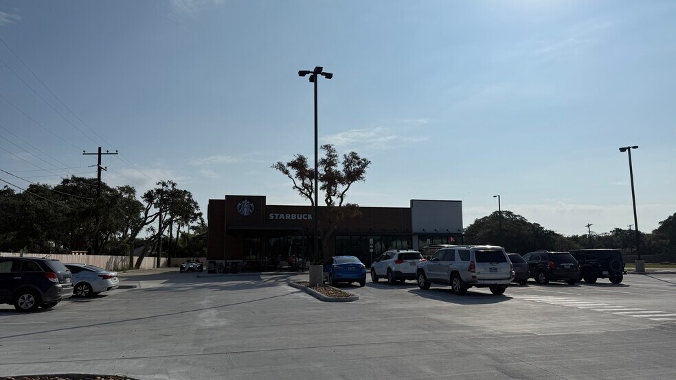 More Photos Of 2302 Highway 35 N, Rockport Fast Food For Lease