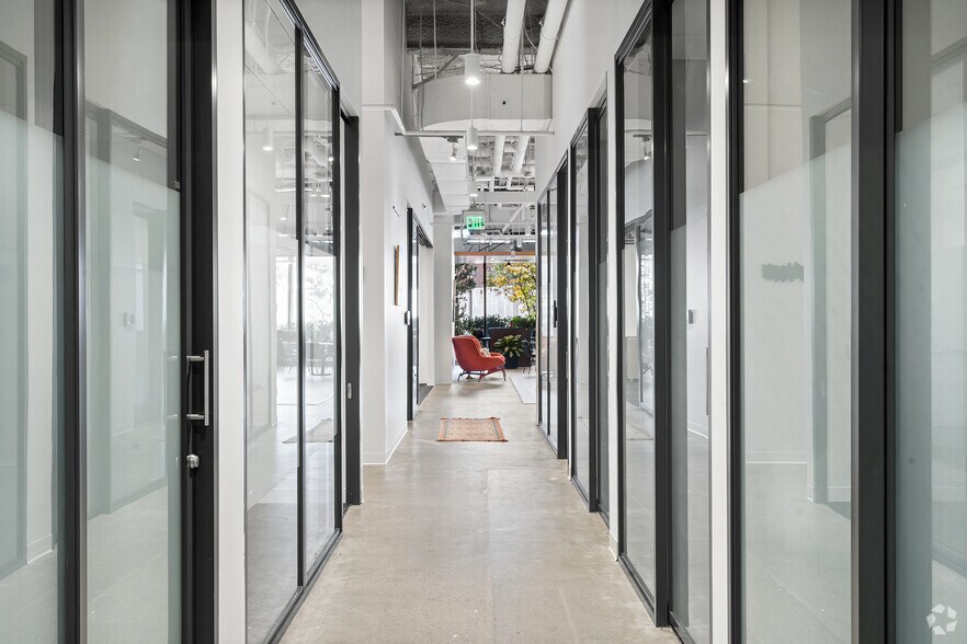 More Photos Of 44 S Broadway, White Plains Coworking Space