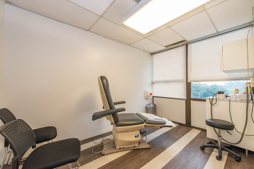 More Photos Of 185 Central Ave, East Orange Medical For Lease