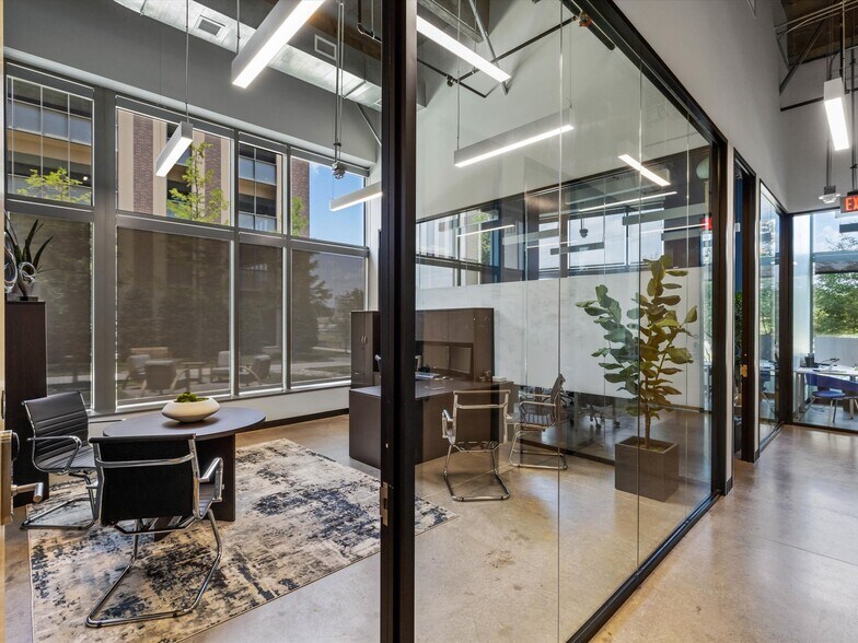 More Photos Of 550 Reserve St, Southlake Loft Creative Space For Lease