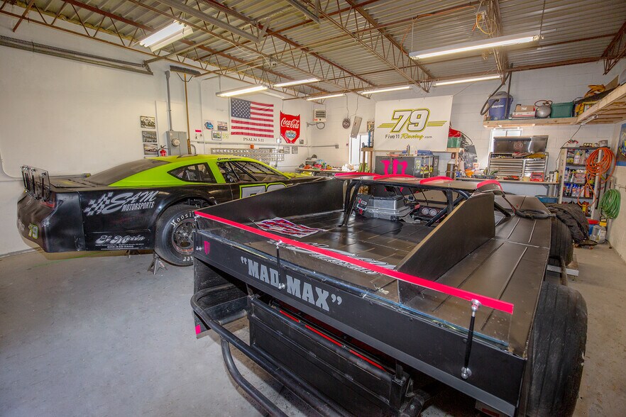 More Photos Of 9615 US Highway 85 N, Littleton Warehouse For Lease