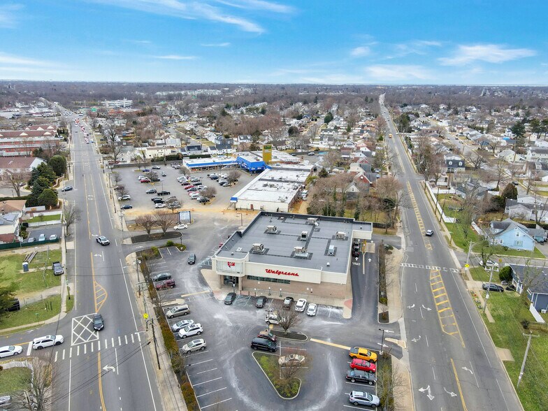 More Photos Of 918 Main St, Farmingdale Storefront For Sale
