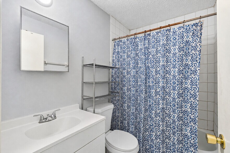 More Photos Of 3132 Bloomingdale Villas Ct, Brandon Apartments For Sale