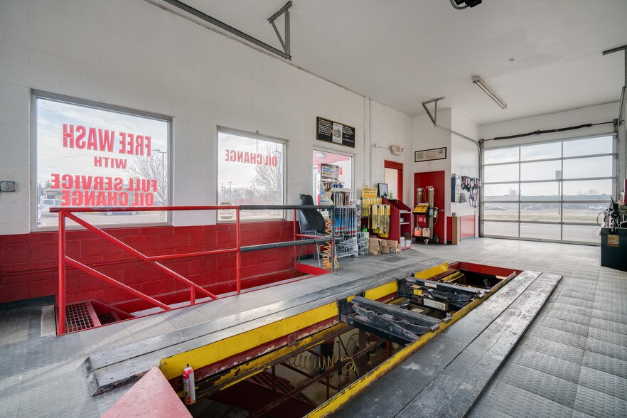 More Photos Of 1000 Shortcut Rd, Marine City Freestanding For Sale