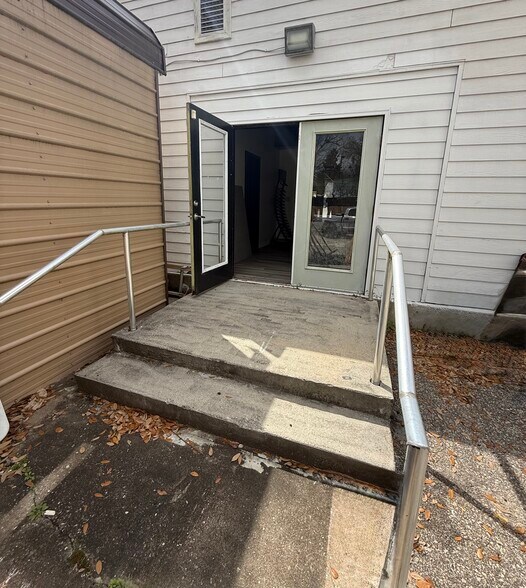 More Photos Of 2785 Capital Cir NE, Tallahassee Freestanding For Lease