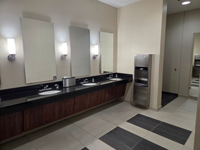 More Photos Of 4609 Regent Blvd, Irving Loft Creative Space For Lease