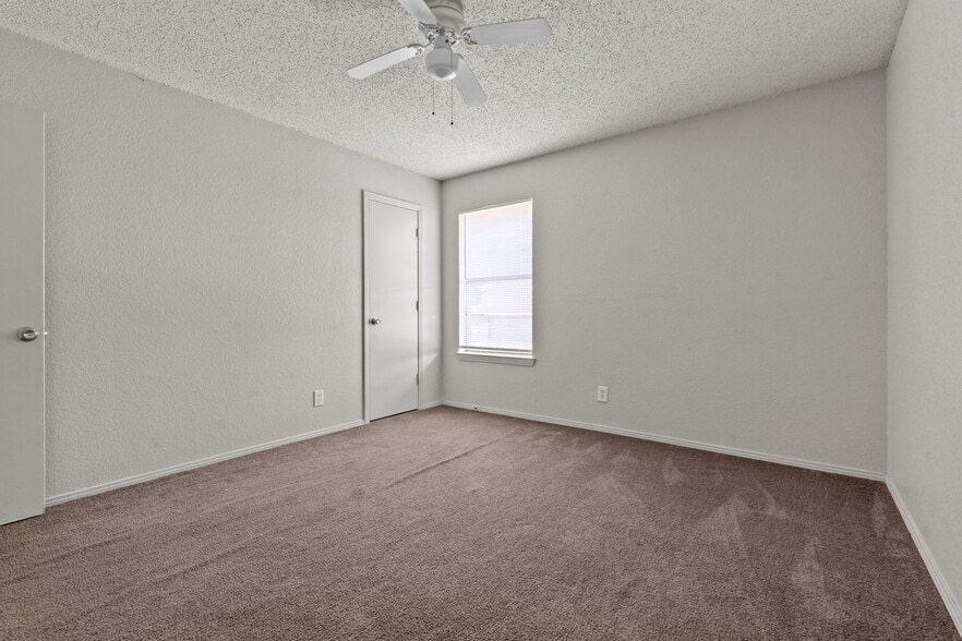 More Photos Of 5841 Shadydell Dr, Fort Worth Apartments For Sale