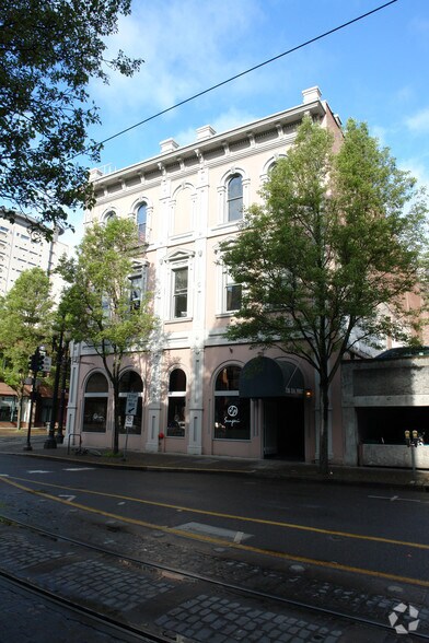 More Photos Of 101 SW Yamhill Street, Portland Office For Lease