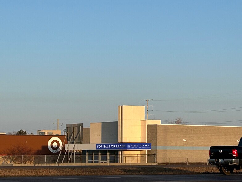 Primary Photo Of 1896 Adams St, Mankato Auto Repair For Sale