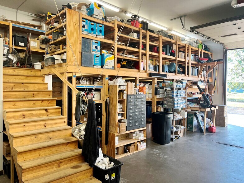 More Photos Of 7953 College Rd, Baxter Warehouse For Lease