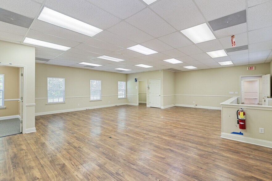 More Photos Of 415 Fisk Ave, Demorest Medical For Sale