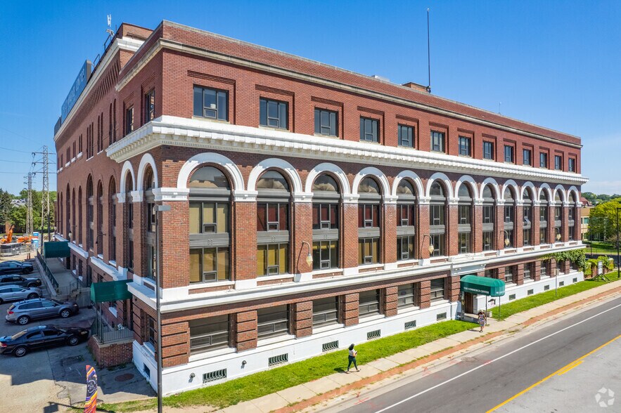 More Photos Of 401 E Colfax Ave, South Bend Coworking Space