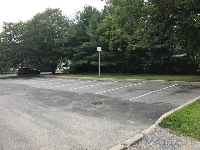 More Photos Of 75-77 W Main St, East Islip Storefront For Lease