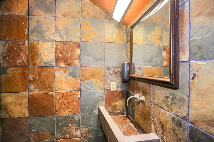 More Photos Of 634 Camp Horne Rd, Pittsburgh General Retail For Sale