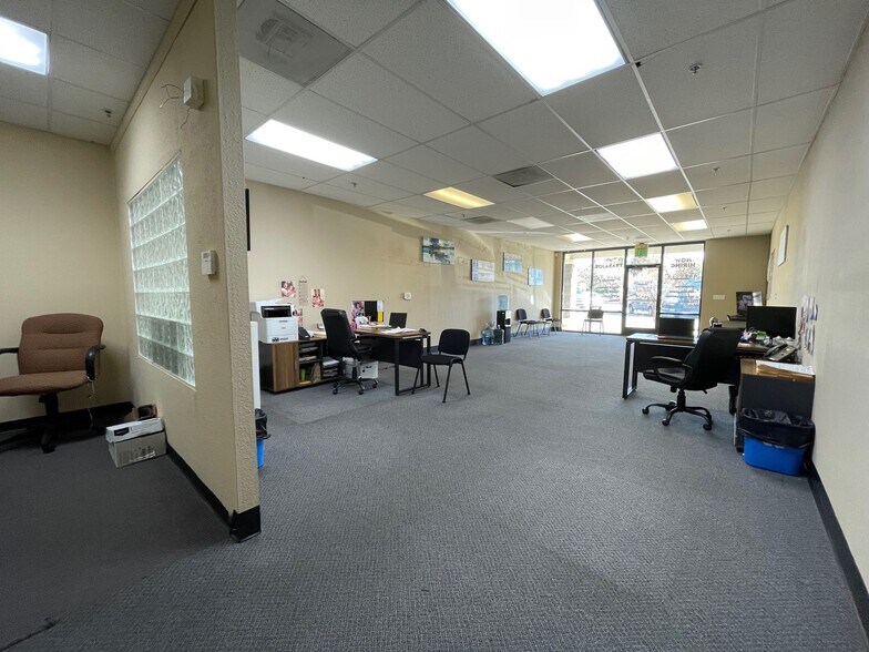 More Photos Of 3338 N Texas St, Fairfield Freestanding For Lease