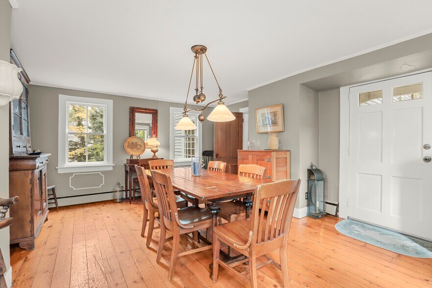 More Photos Of 47 Hollow Tree Ridge Rd, Darien Apartments For Sale
