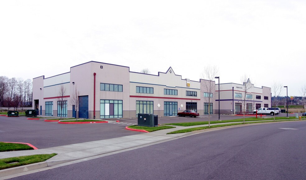 More Photos Of 1020-1080 NW Corporate Dr, Troutdale Unknown For Lease