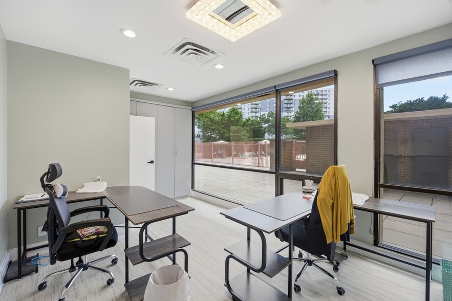 More Photos Of 6800 Fleetwood Rd, McLean Apartments For Sale