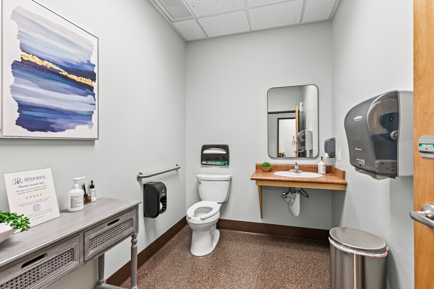 More Photos Of 3144 State St, Medford Healthcare For Lease