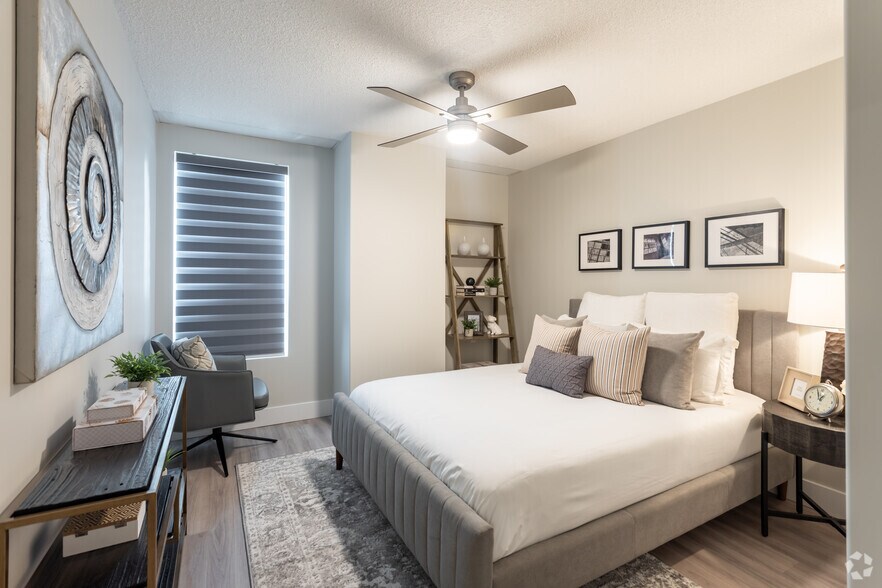More Photos Of 10015 103 Av NW, Edmonton Apartments For Sale