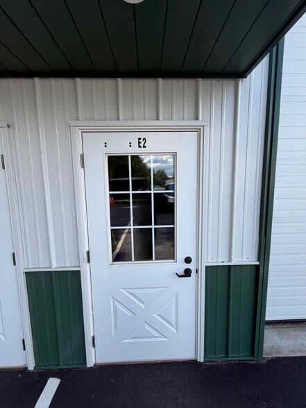 More Photos Of 15 King St, Auburn Service For Lease