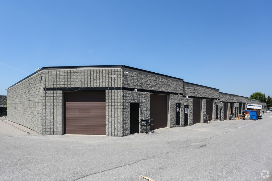 More Photos Of 4 Vata Ct, Aurora Warehouse For Lease