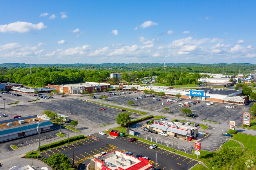 More Photos Of 2136-2196 Gallatin Pike N, Madison Storefront For Lease