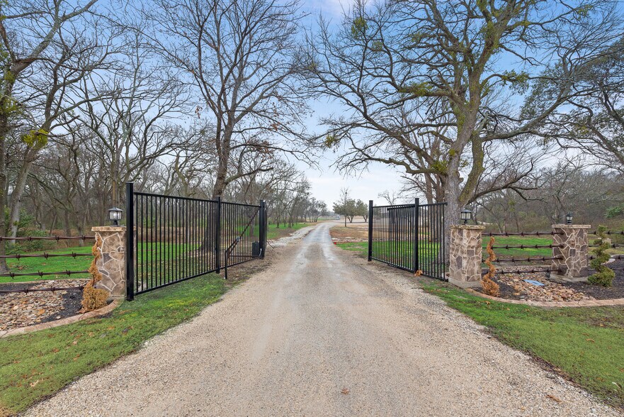 More Photos Of 4899 Leroy Pky, Elm Mott Lodge Meeting Hall For Sale