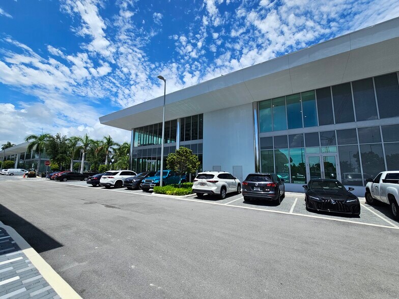 More Photos Of 1000-1100 E Hallandale Beach Blvd, Hallandale Beach Office For Sale