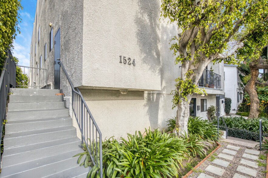 More Photos Of 1524 Granville Ave, Los Angeles Apartments For Sale