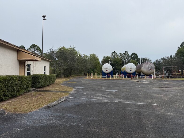 More Photos Of 15895 Assembly Loop, Jupiter Contractor Storage Yard For Sale