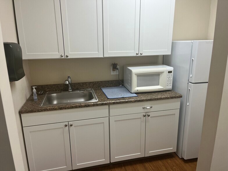 More Photos Of 589 Bethlehem Pike, Montgomeryville Office For Lease