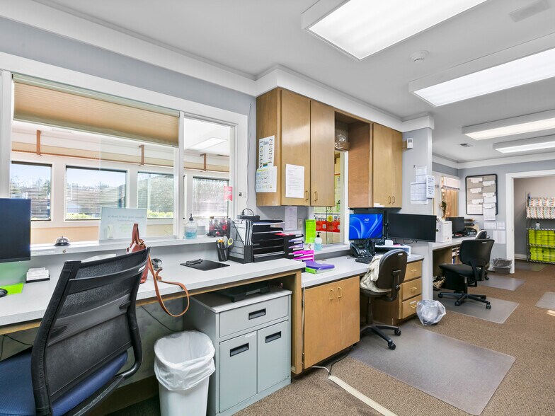 More Photos Of 157 Medical Park Dr, Brevard Medical For Lease