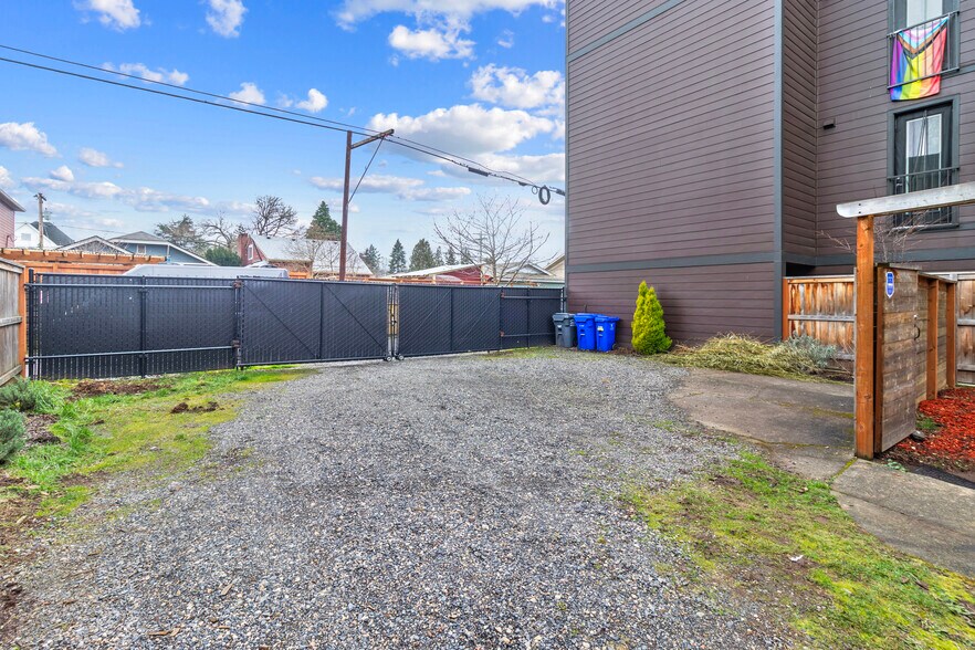 More Photos Of 5130 N Lombard St, Portland Freestanding For Sale