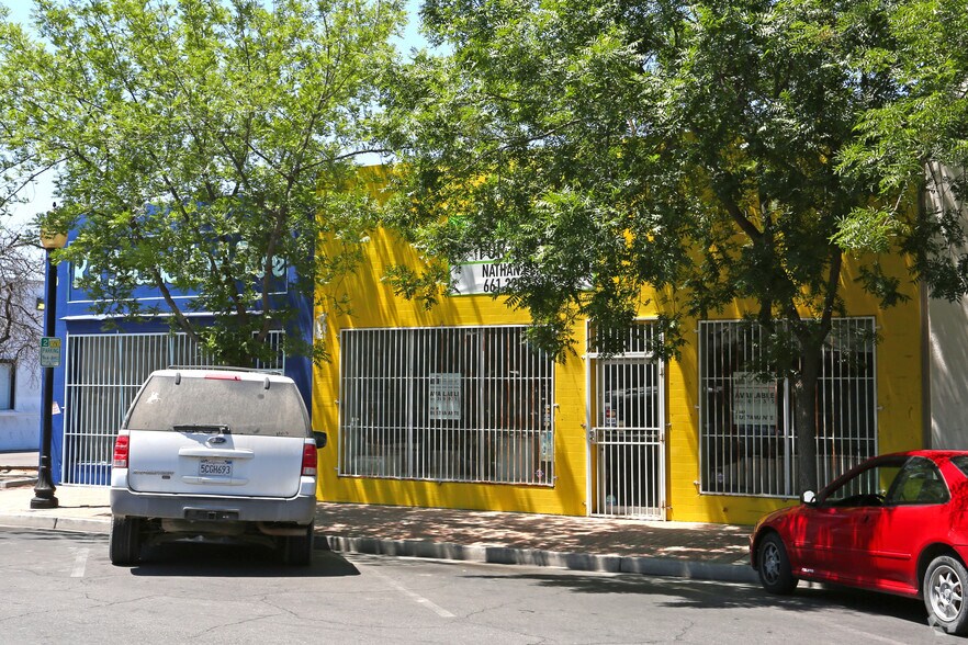 More Photos Of 911-913 Main St, Delano Storefront For Lease