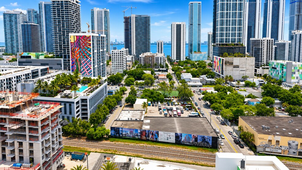 More Photos Of 127 NE 27th St, Miami Warehouse For Lease