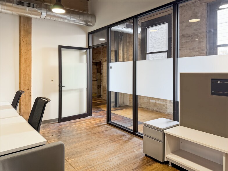 More Photos Of 320 W Ohio St, Chicago Coworking Space