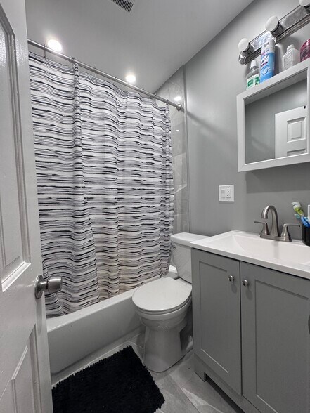 More Photos Of 17 Green Ct, Lodi Apartments For Sale