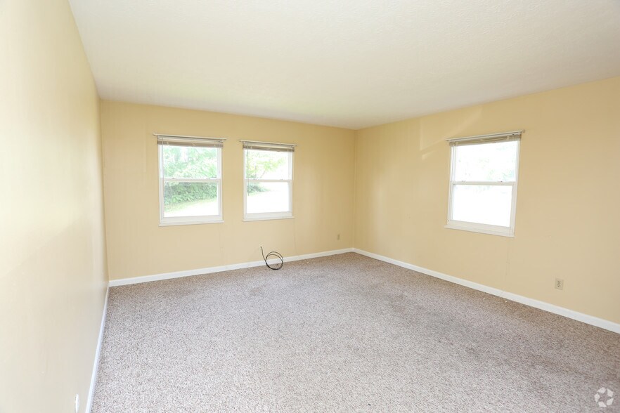 More Photos Of 810-811 Howard Ave, Jeffersonville Multifamily For Sale
