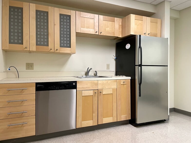 More Photos Of 90 Grove St, Ridgefield Medical For Sale